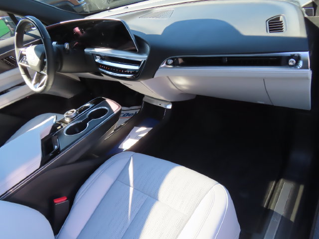 Certified 2026 Cadillac Lyriq Premium Luxury w/ LPO, Floor Liner Package AWD/4WD image 45