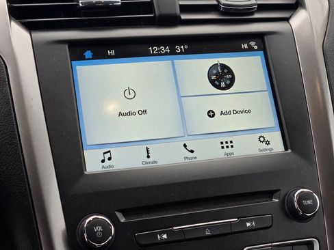 Used 2017 Ford Fusion SE w/ Fusion SE Technology Package image 21