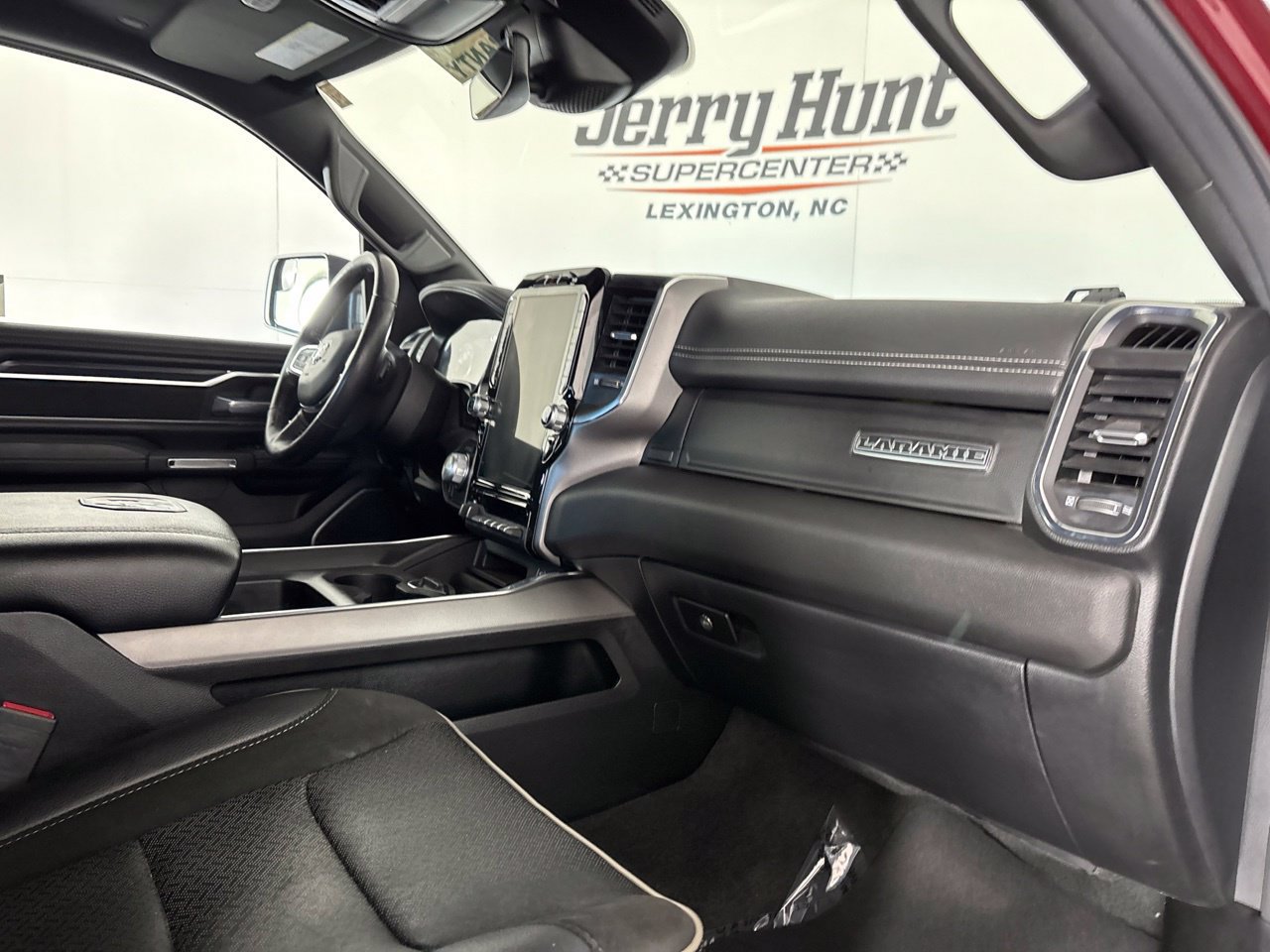Used 2024 RAM 1500 Laramie AWD/4WD image 35