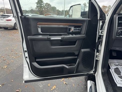 Used 2013 RAM 2500 Laramie w/ Convenience Group image 16