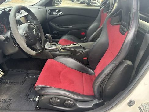 Used 2016 Nissan 370Z NISMO RWD image 11