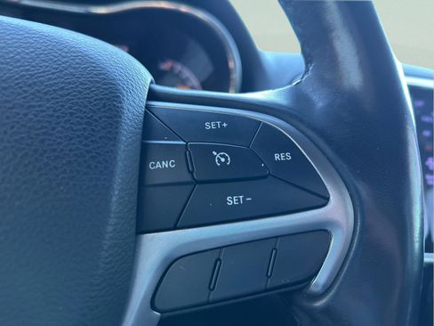 Certified 2020 Jeep Grand Cherokee Limited image 17