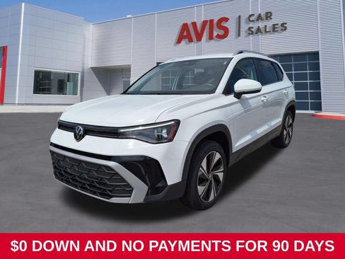 Used 2025 Volkswagen Taos SE AWD/4WD image 1