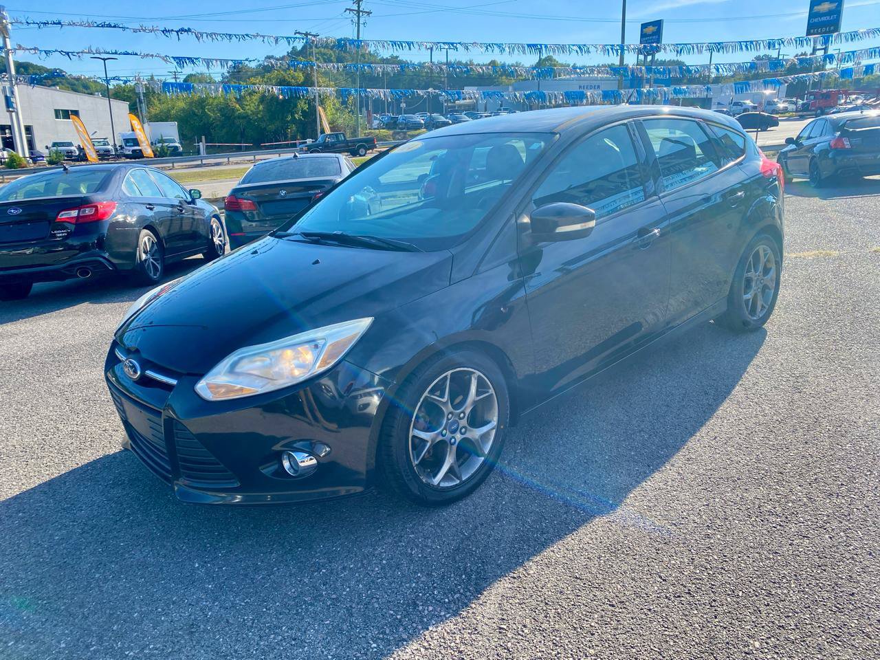 Used 2014 Ford Focus SE w/ Equipment Group 201A FWD image 3