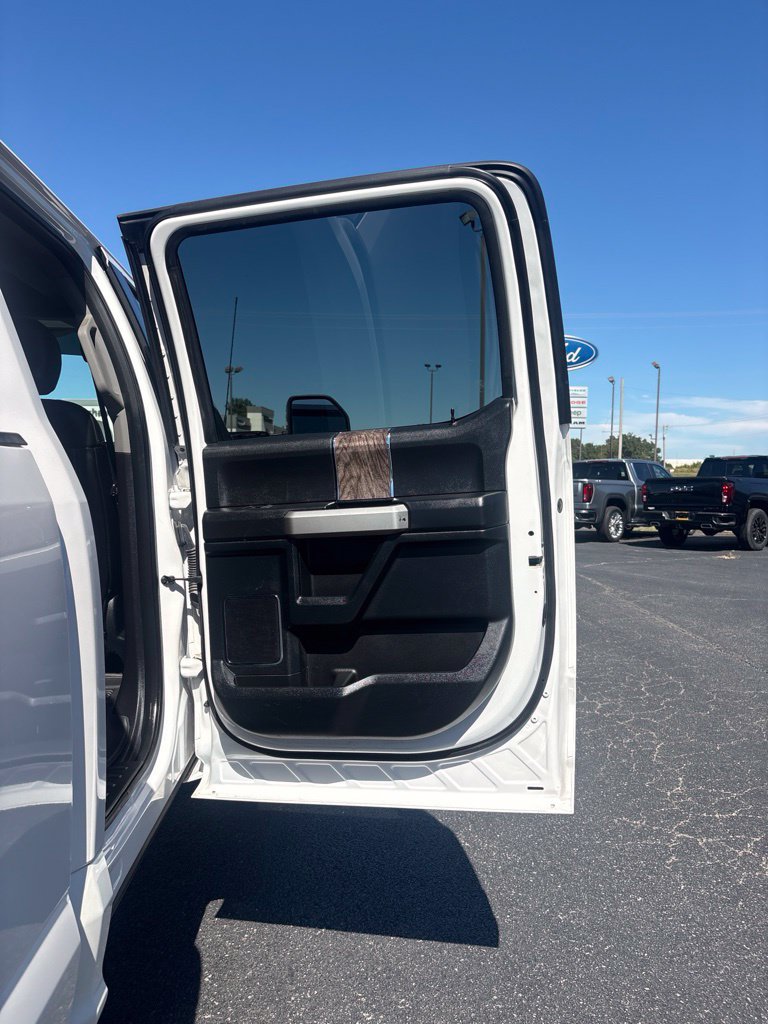 Used 2018 Ford F250 Lariat w/ Chrome Package AWD/4WD image 28