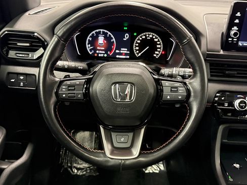 Used 2023 Honda Pilot TrailSport image 18