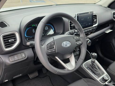 New 2025 Hyundai Venue SEL image 14