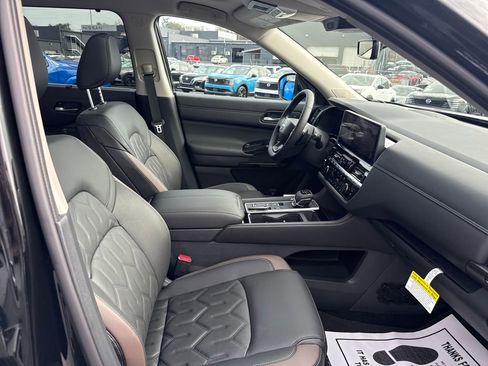 New 2026 Nissan Pathfinder Platinum w/ Cargo Package FWD image 30
