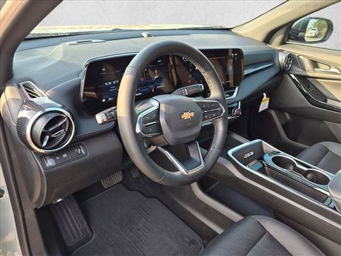 Used 2025 Chevrolet Equinox LT w/ Convenience Package II FWD image 10