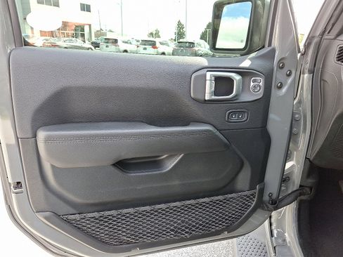 Used 2021 Jeep Wrangler Unlimited Sahara image 14