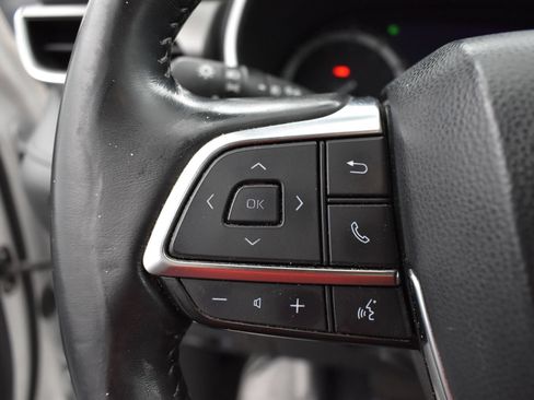 Used 2021 Toyota Highlander XLE AWD/4WD image 6