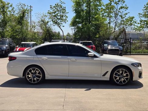 Used 2023 BMW 530e w/ M Sport Package image 4
