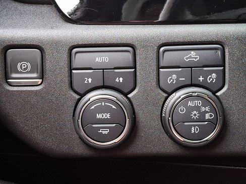 Certified 2022 Chevrolet Silverado 1500 RST w/ Protection Package AWD/4WD image 24