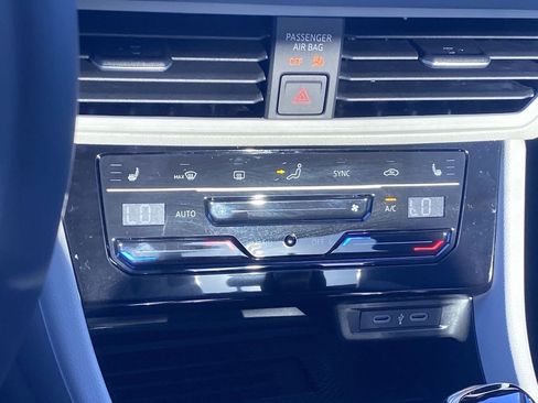New 2026 Volkswagen Jetta SE FWD image 24