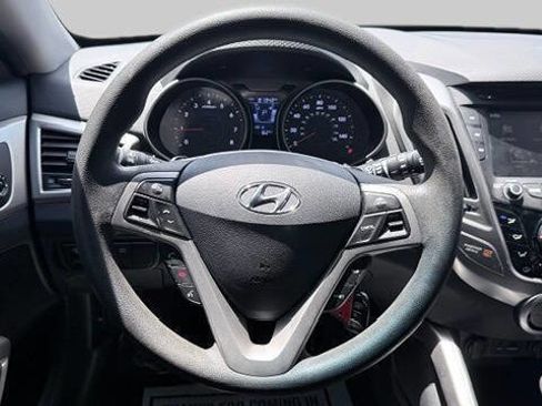Used 2014 Hyundai Veloster FWD image 9
