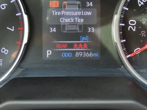 Used 2022 Toyota RAV4 LE image 24