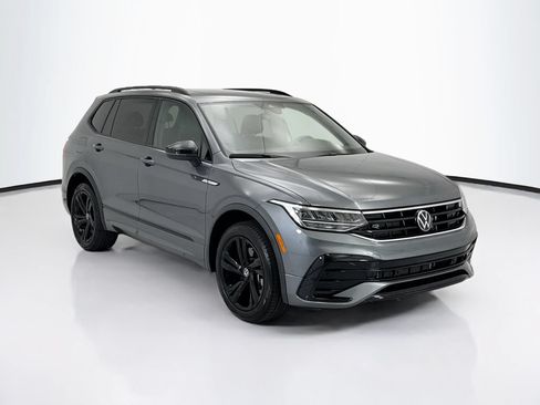 Certified 2024 Volkswagen Tiguan SE R-Line AWD/4WD image 3