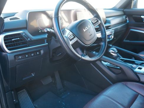 Used 2024 Kia Telluride EX w/ EX Captain's Chair Package image 14