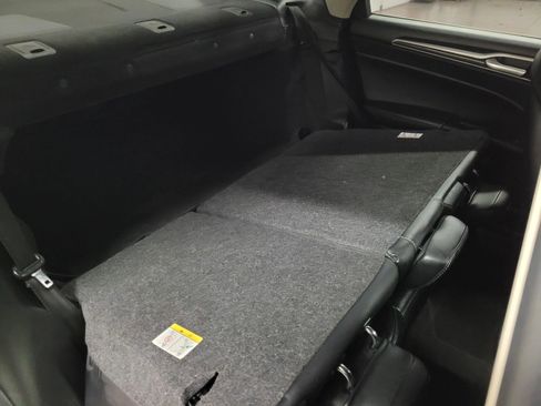 Used 2020 Ford Fusion SEL image 39