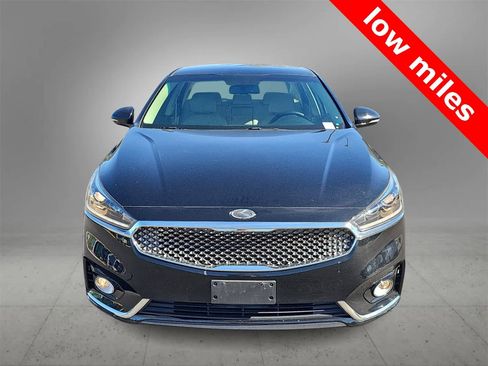 Used 2019 Kia Cadenza Premium image 3