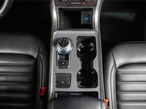 Used 2021 Ford Edge SEL image 8