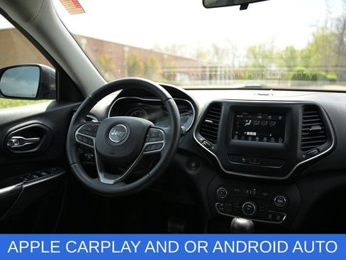 Used 2019 Jeep Cherokee Latitude Plus AWD/4WD image 21