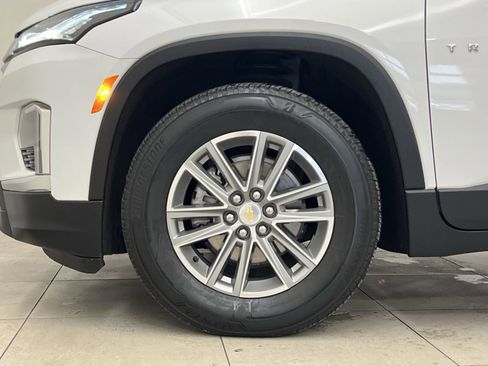 Used 2022 Chevrolet Traverse LT image 10