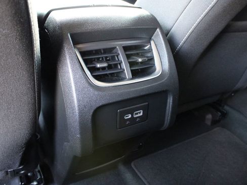 Used 2023 Chevrolet Blazer LT FWD image 16