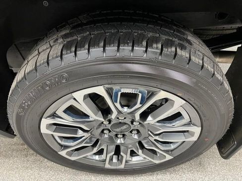 Used 2023 GMC Sierra 1500 Denali Ultimate AWD/4WD image 15