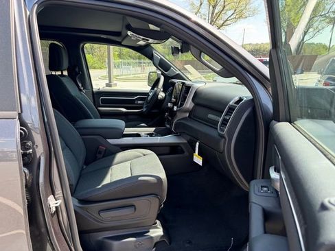 New 2026 RAM 1500 4x4 Crew Cab image 30