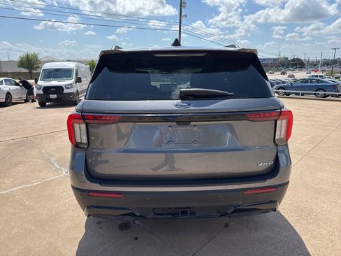 Used 2025 Ford Explorer ST-Line image 6
