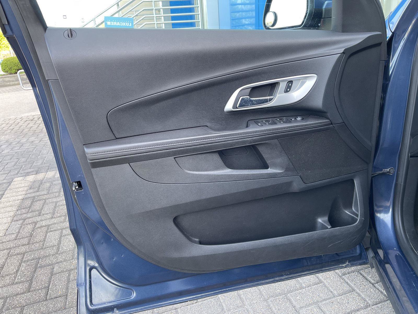 Used 2017 Chevrolet Equinox LT FWD image 11