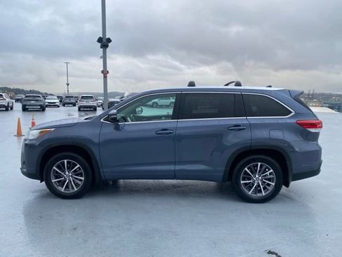 Used 2018 Toyota Highlander XLE image 9