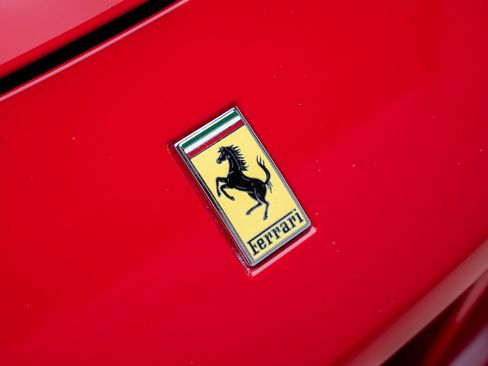 Used 2016 Ferrari 488 GTB RWD image 18
