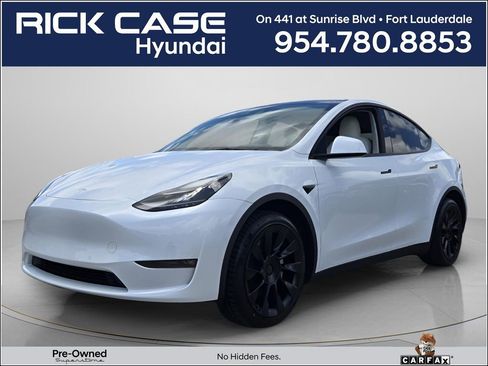 Used 2022 Tesla Model Y Long Range AWD/4WD image 1