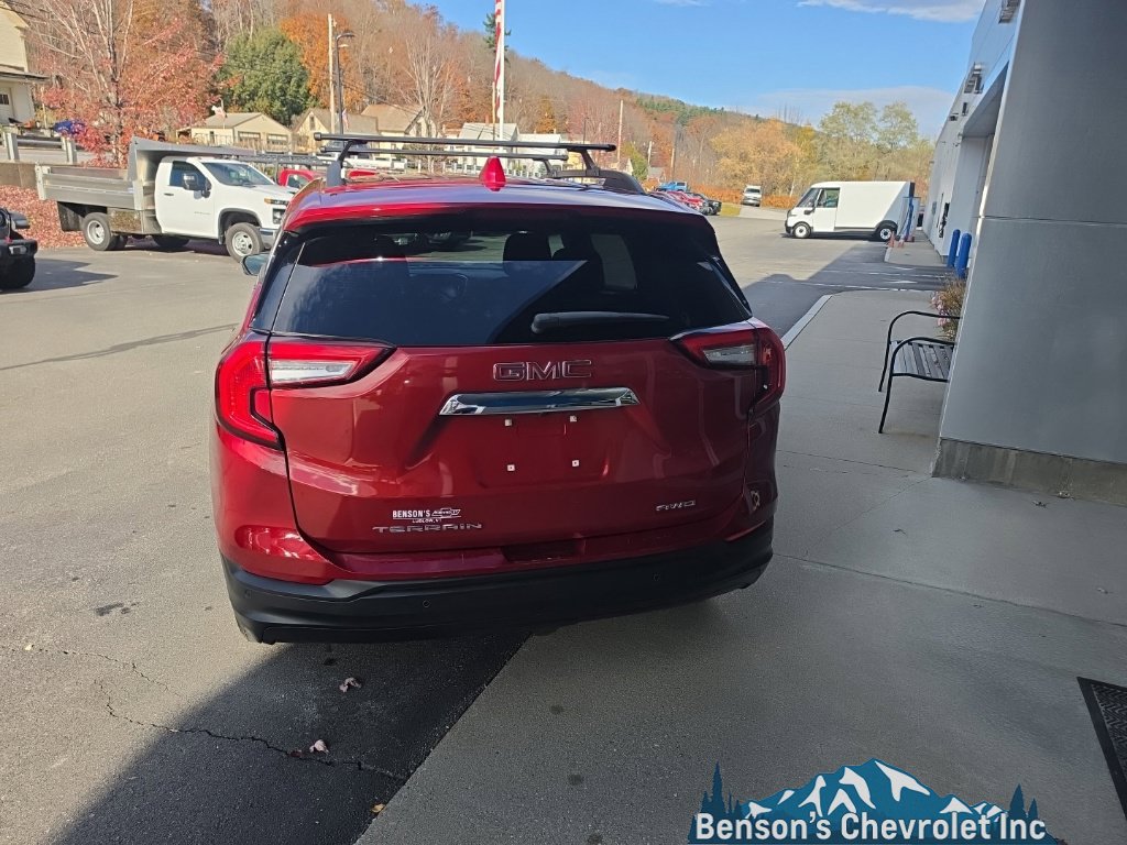Used 2022 GMC Terrain SLE w/ Driver Convenience Package AWD/4WD image 5
