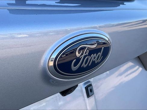 Used 2017 Ford Escape Titanium image 31