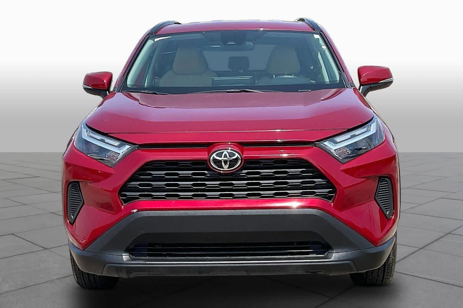 Used 2025 Toyota RAV4 XLE FWD image 4