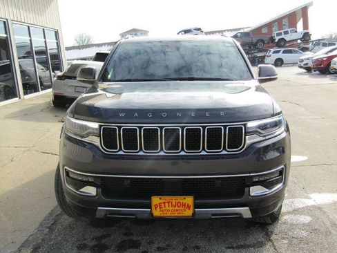 Used 2022 Jeep Wagoneer Series III w/ Flexible Seating Group AWD/4WD image 13