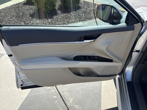 Used 2018 Toyota Camry XLE w/ Audio Package FWD image 14