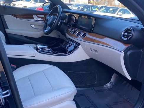 Used 2017 Mercedes-Benz E 300 E 300 4MATIC Sedan 4D image 16