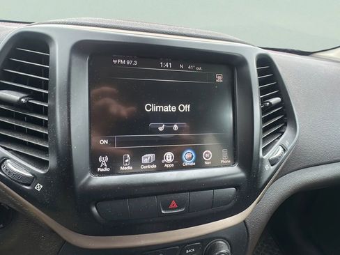 Used 2014 Jeep Cherokee Trailhawk w/ Leather Interior Group AWD/4WD image 23