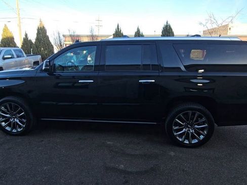 Used 2020 Cadillac Escalade ESV Premium Luxury w/ Escalade Sport Edition image 5