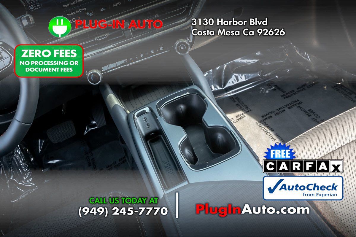 Used 2024 Chevrolet Equinox EV RS FWD image 16