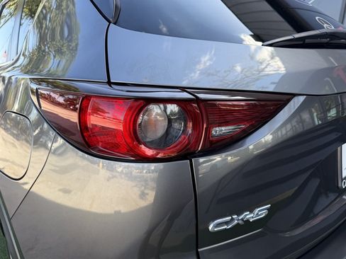 Used 2018 MAZDA CX-5 Touring w/ Preferred Equipment Package FWD image 11