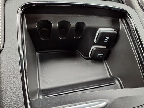 New 2026 Chrysler Pacifica Limited w/ S Appearance Package image 9