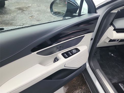 New 2026 Lincoln Nautilus Premier image 12