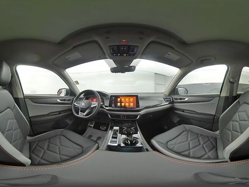 New 2026 Volkswagen Atlas Peak Edition AWD/4WD image 12
