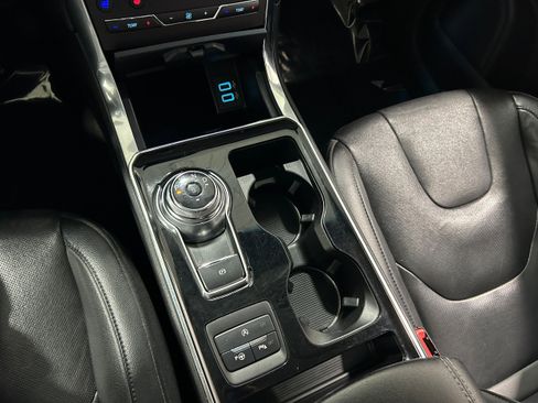 Used 2020 Ford Edge Titanium w/ Equipment Group 301A image 11