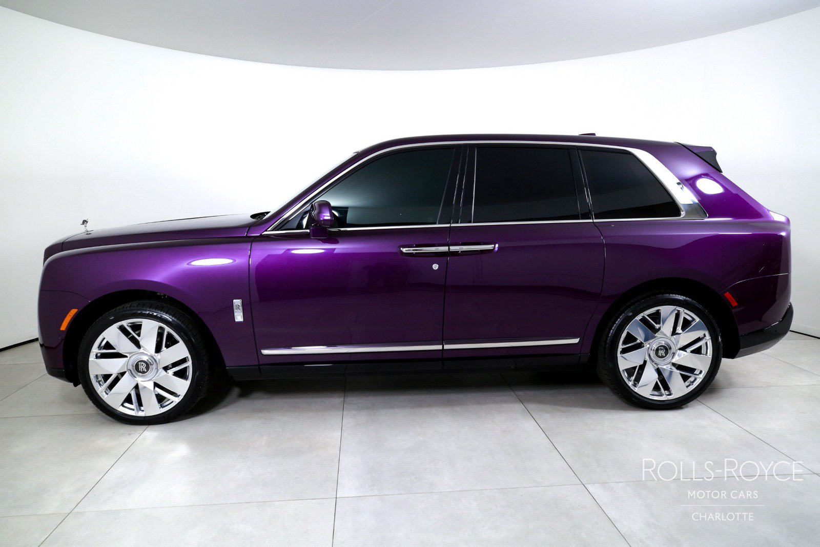 Certified 2025 Rolls-Royce Cullinan AWD/4WD image 3